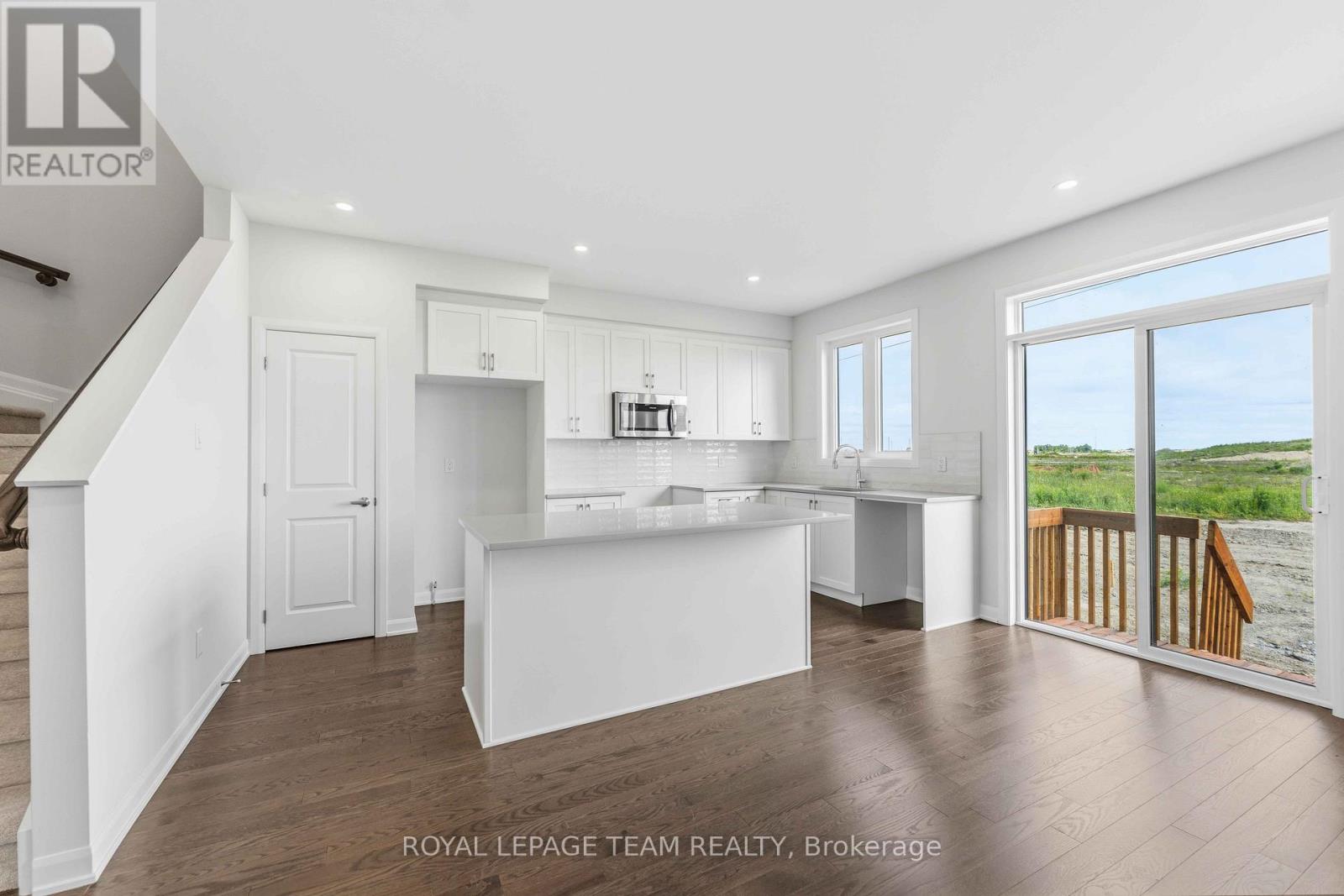 764 Fairline Row, Ottawa, Ontario  K2V 0V7 - Photo 5 - X12397890