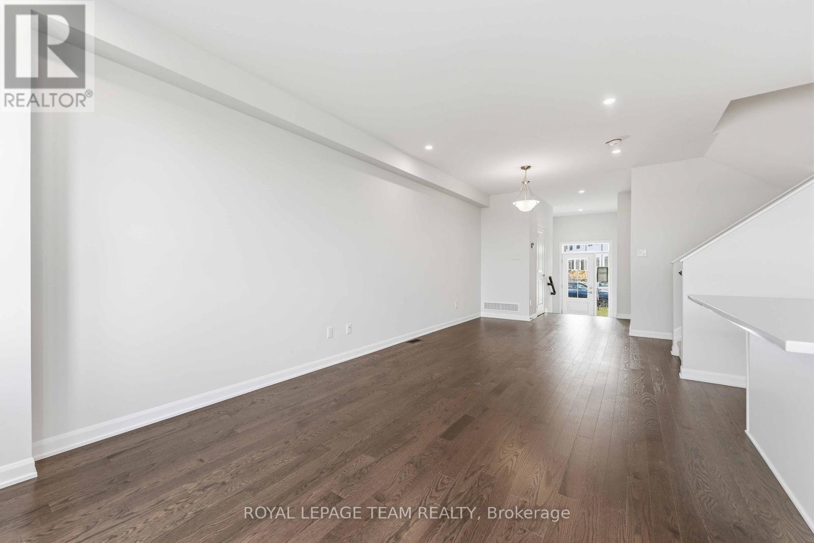 764 Fairline Row, Ottawa, Ontario  K2V 0V7 - Photo 8 - X12397890