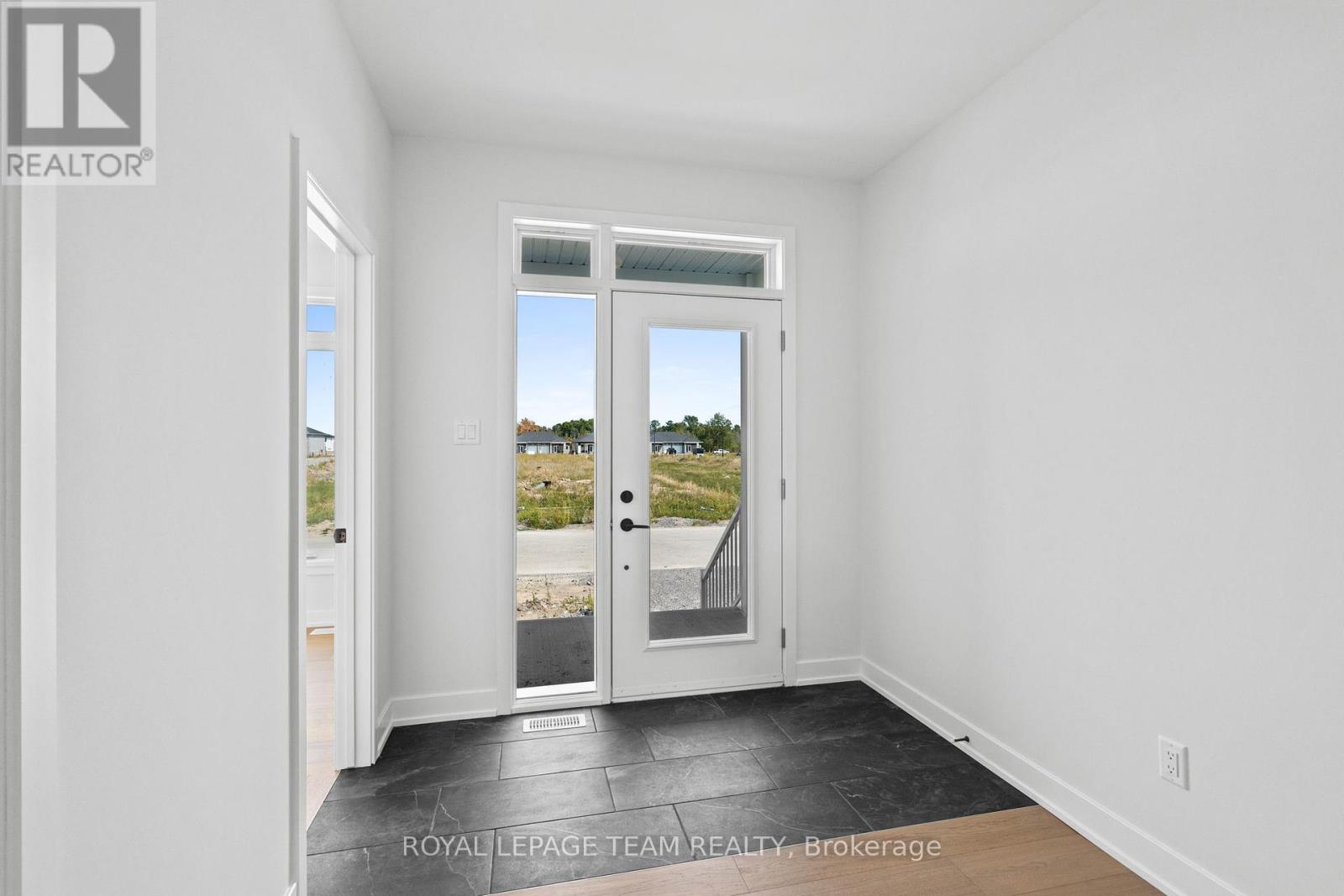 1070 Turner Drive, Brockville, Ontario  K6V 0G8 - Photo 4 - X12401021