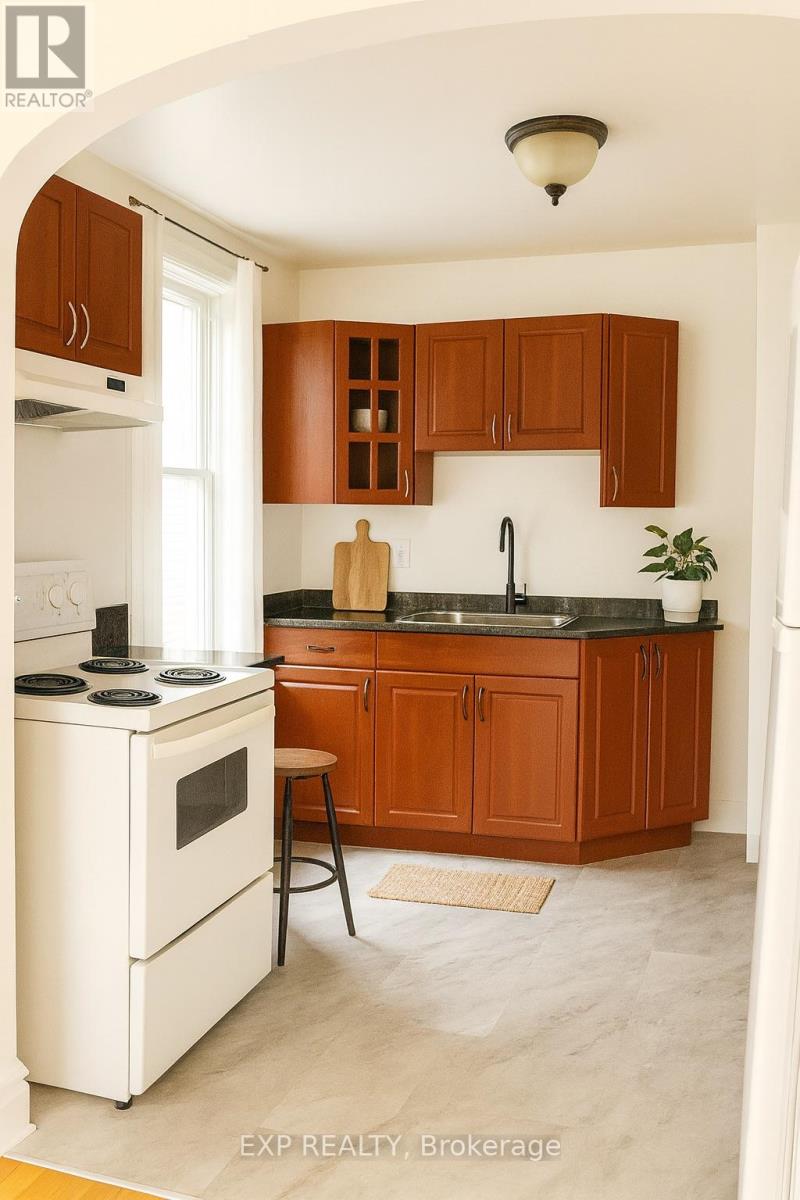 446 Cambridge Street S, Ottawa, Ontario  K1S 4H7 - Photo 4 - X12402102