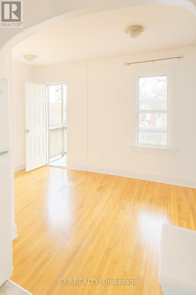 446 Cambridge Street S, Ottawa, Ontario  K1S 4H7 - Photo 9 - X12402102