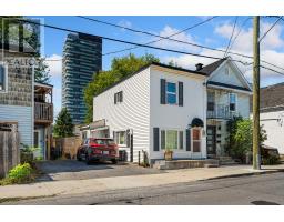 104 CARRUTHERS AVENUE, Ottawa, Ontario