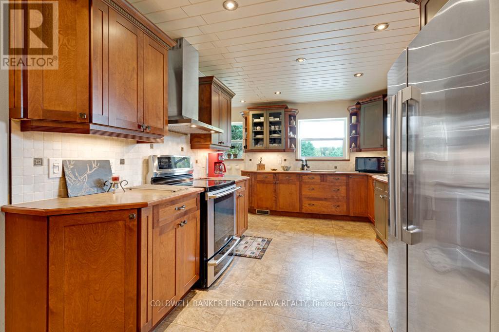 2499 Bathurst Concession 2 Road, Tay Valley, Ontario  K7H 3C9 - Photo 15 - X12408435