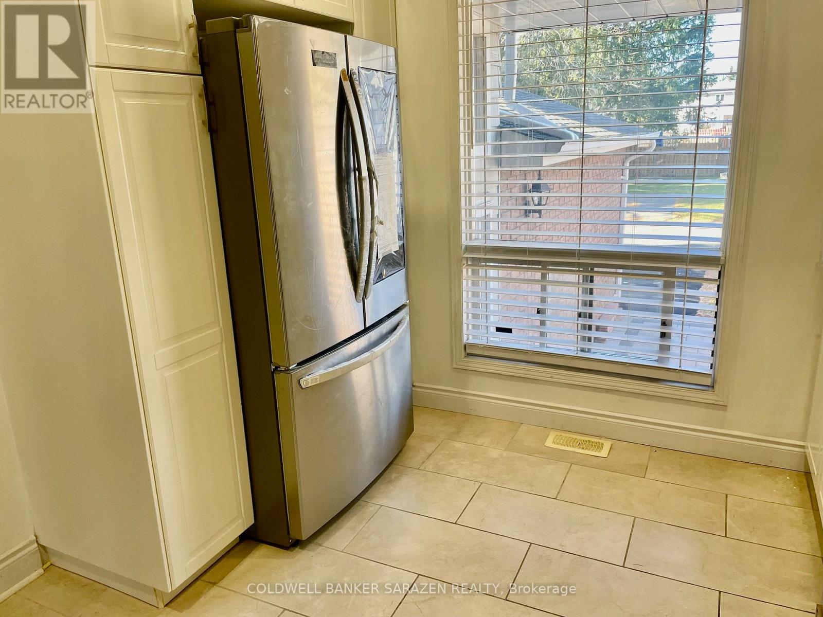 15 Sturbridge Private, Ottawa, Ontario  K1T 3J6 - Photo 13 - X12430735