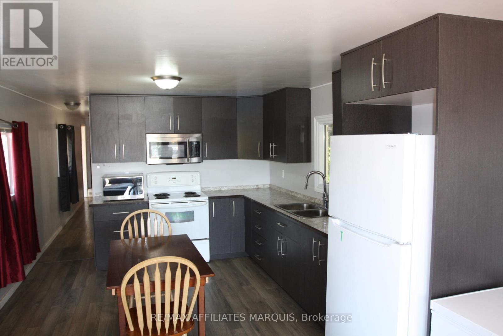 514 Jason Street N, Smiths Falls, Ontario  K7A 4S4 - Photo 4 - X12437603