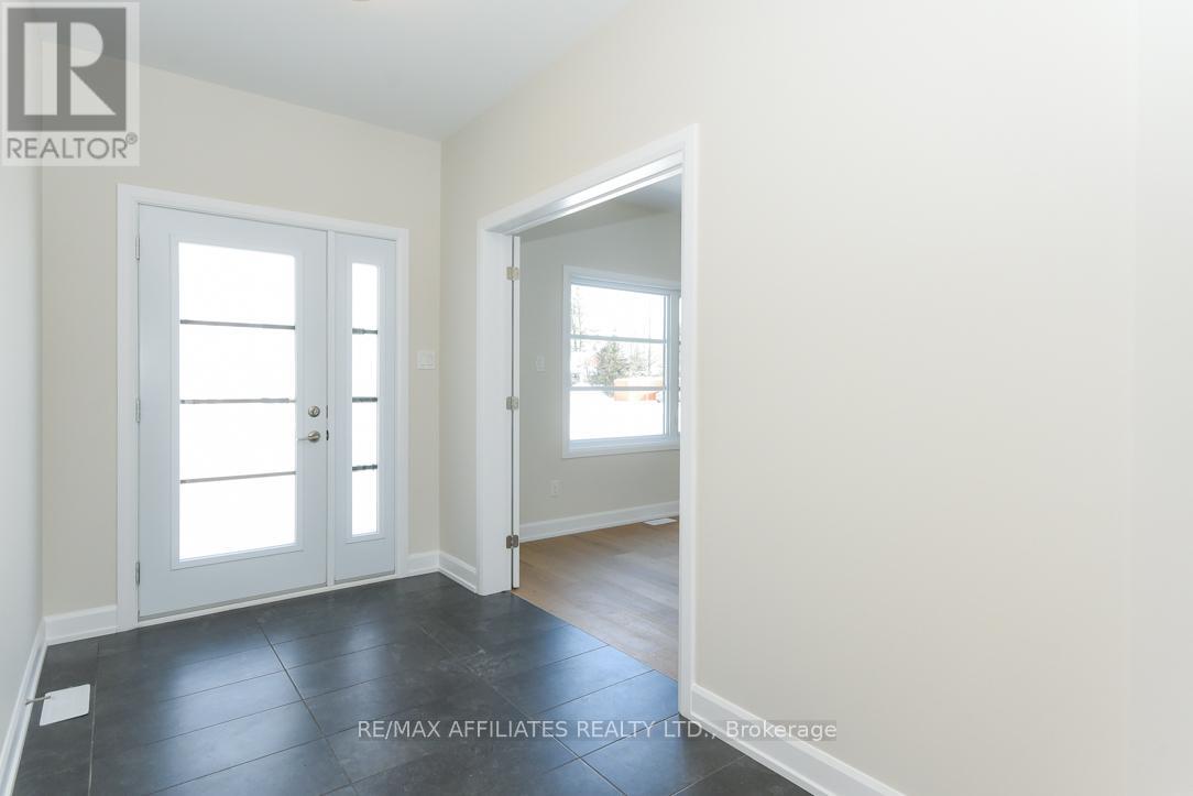 1055 Chablis Crescent, Russell, Ontario  K0A 1W0 - Photo 2 - X12438111