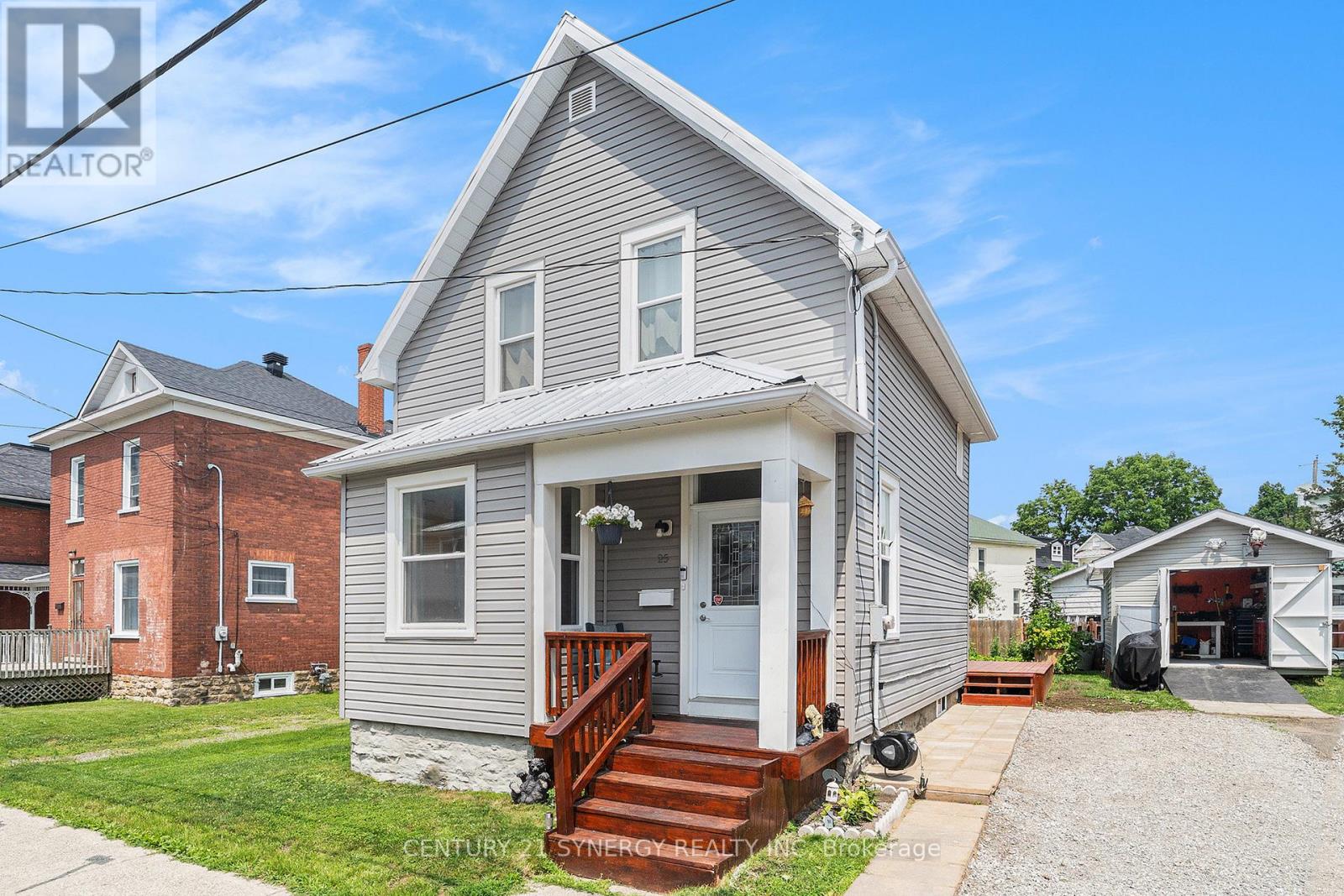 25 Kensington Avenue, Smiths Falls, Ontario  K7A 2K6 - Photo 1 - X12448324