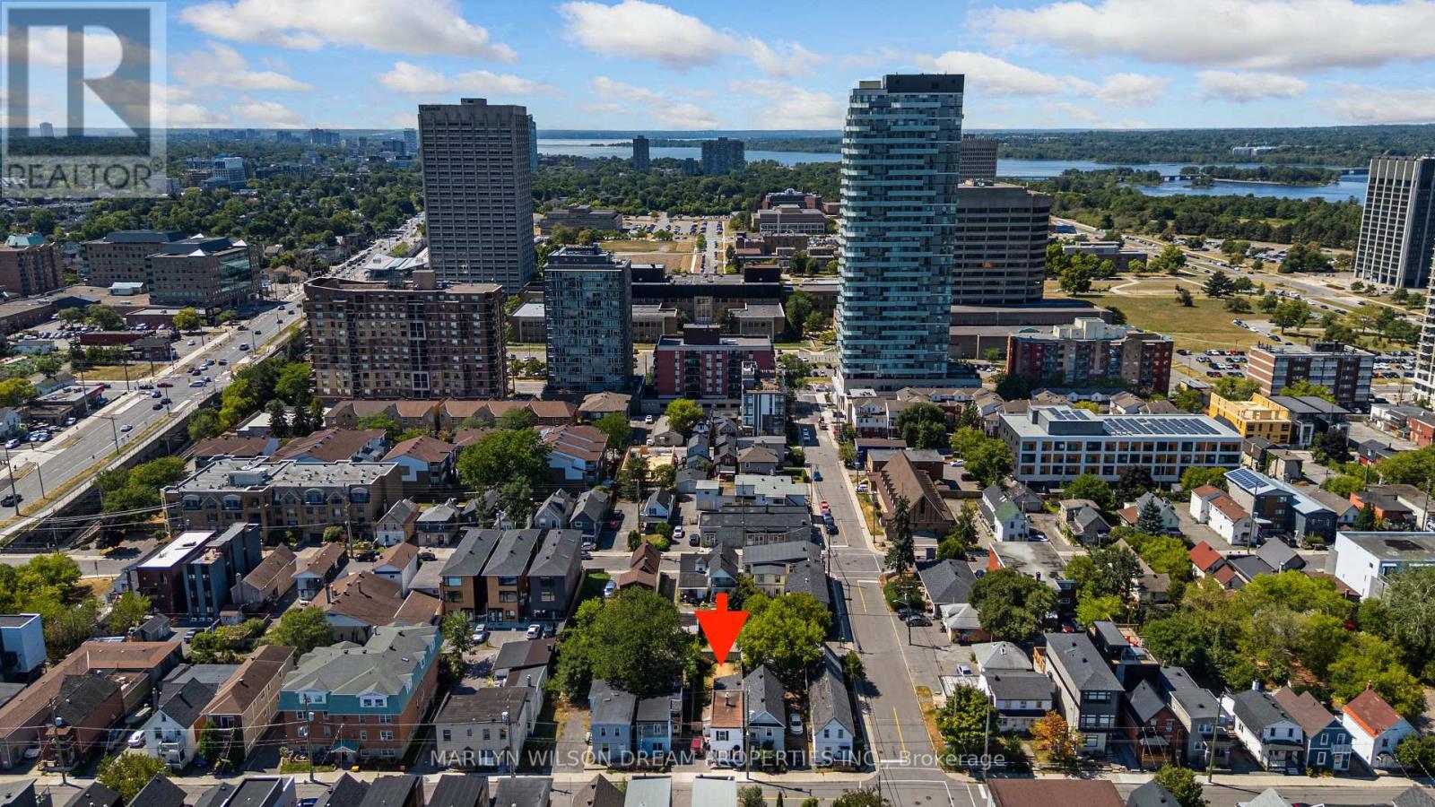 104 Carruthers Avenue, Ottawa, Ontario  K1Y 1N5 - Photo 3 - X12450332