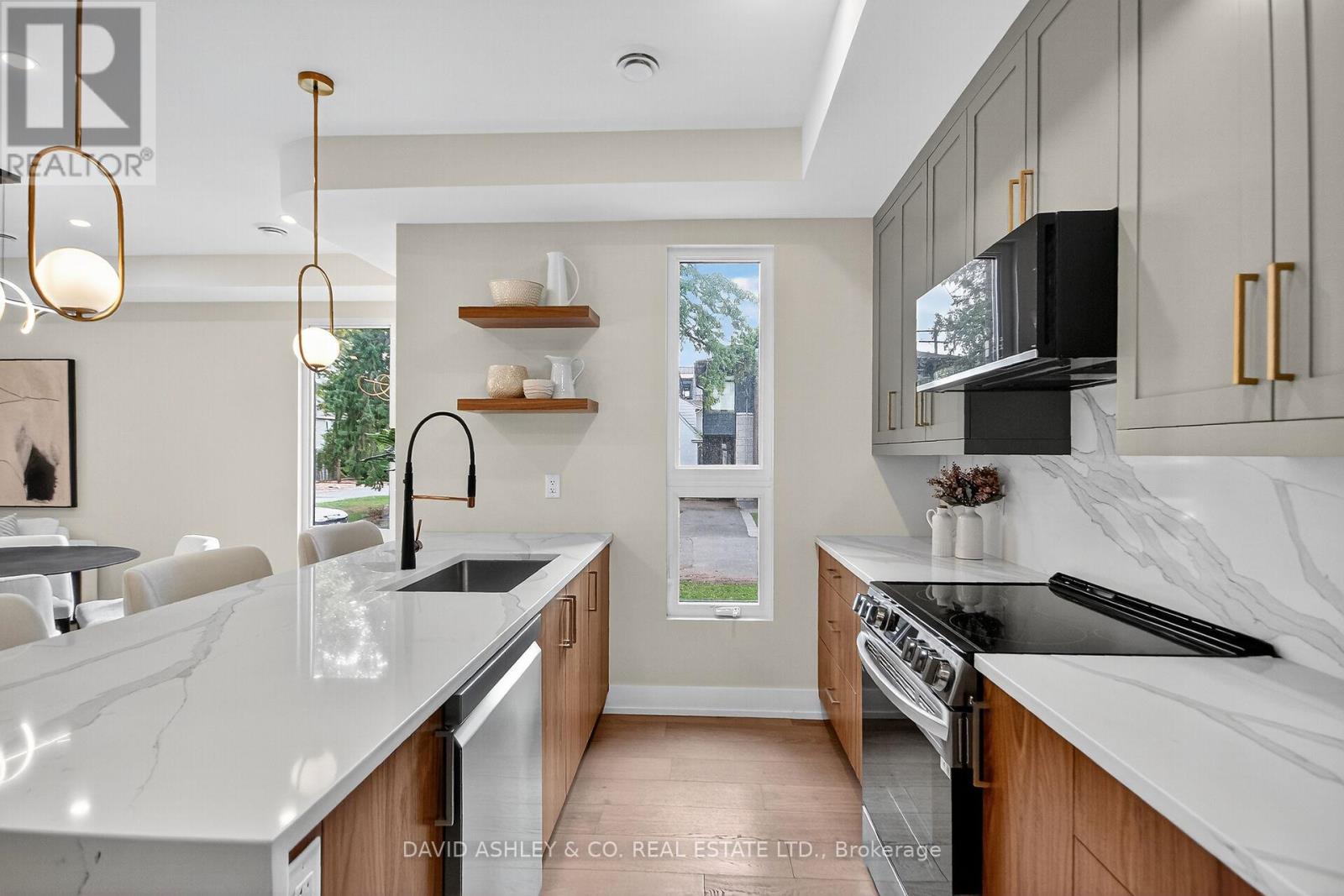 612 Tweedsmuir Avenue, Ottawa, Ontario  K1Z 5P3 - Photo 13 - X12450779