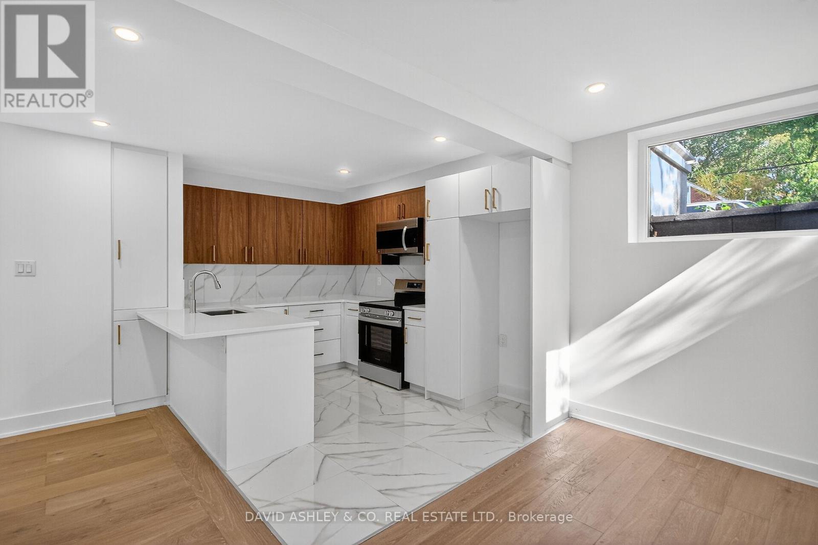 612 Tweedsmuir Avenue, Ottawa, Ontario  K1Z 5P3 - Photo 8 - X12450779