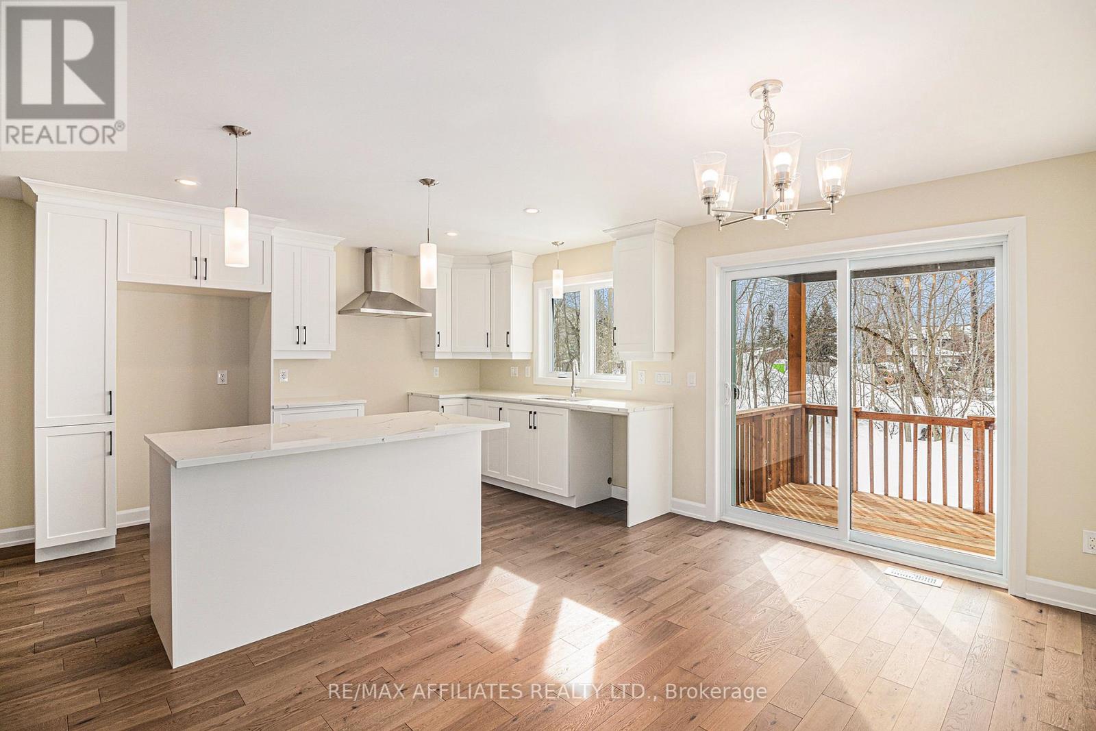 351 Voyageur Place, Russell, Ontario  K0A 1W0 - Photo 9 - X12461017