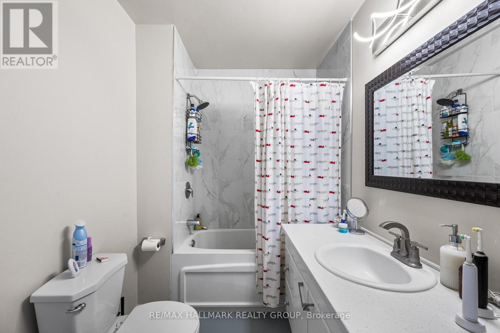 1305 Dorchester Avenue, Ottawa, Ontario  K1Z 8E8 - Photo 13 - X12464508