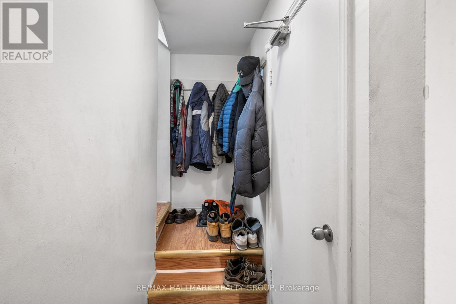 1305 Dorchester Avenue, Ottawa, Ontario  K1Z 8E8 - Photo 22 - X12464508