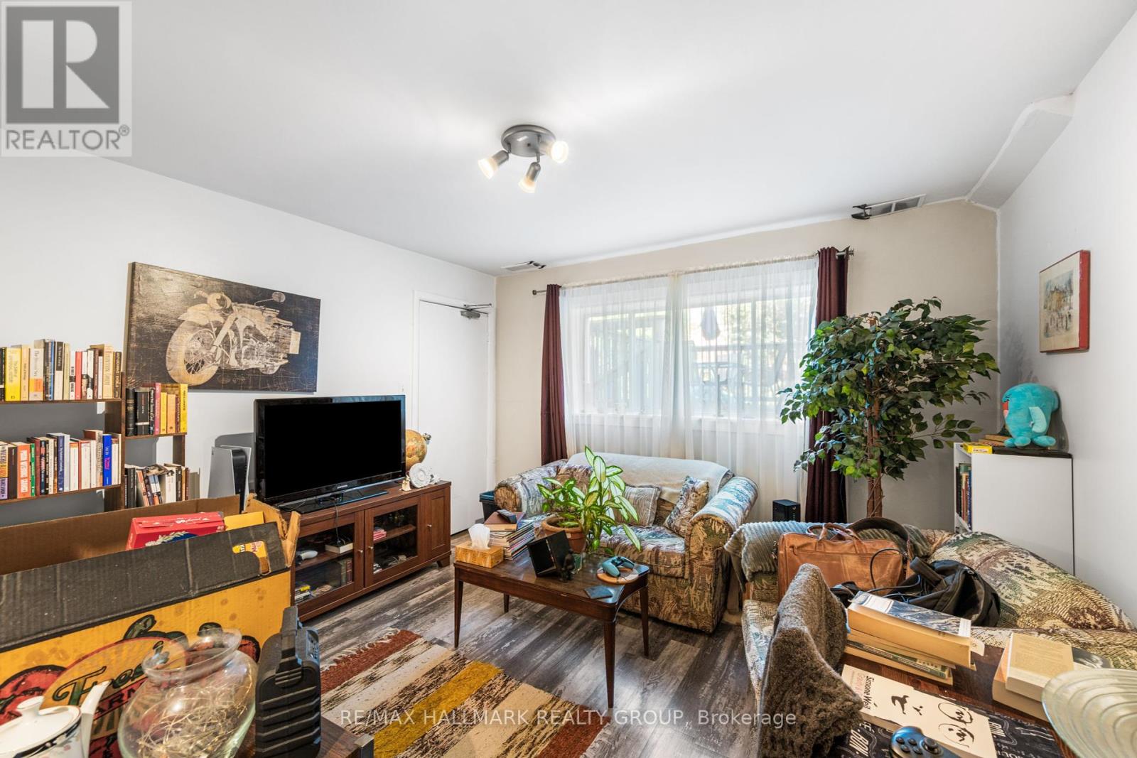 1305 Dorchester Avenue, Ottawa, Ontario  K1Z 8E8 - Photo 23 - X12464508