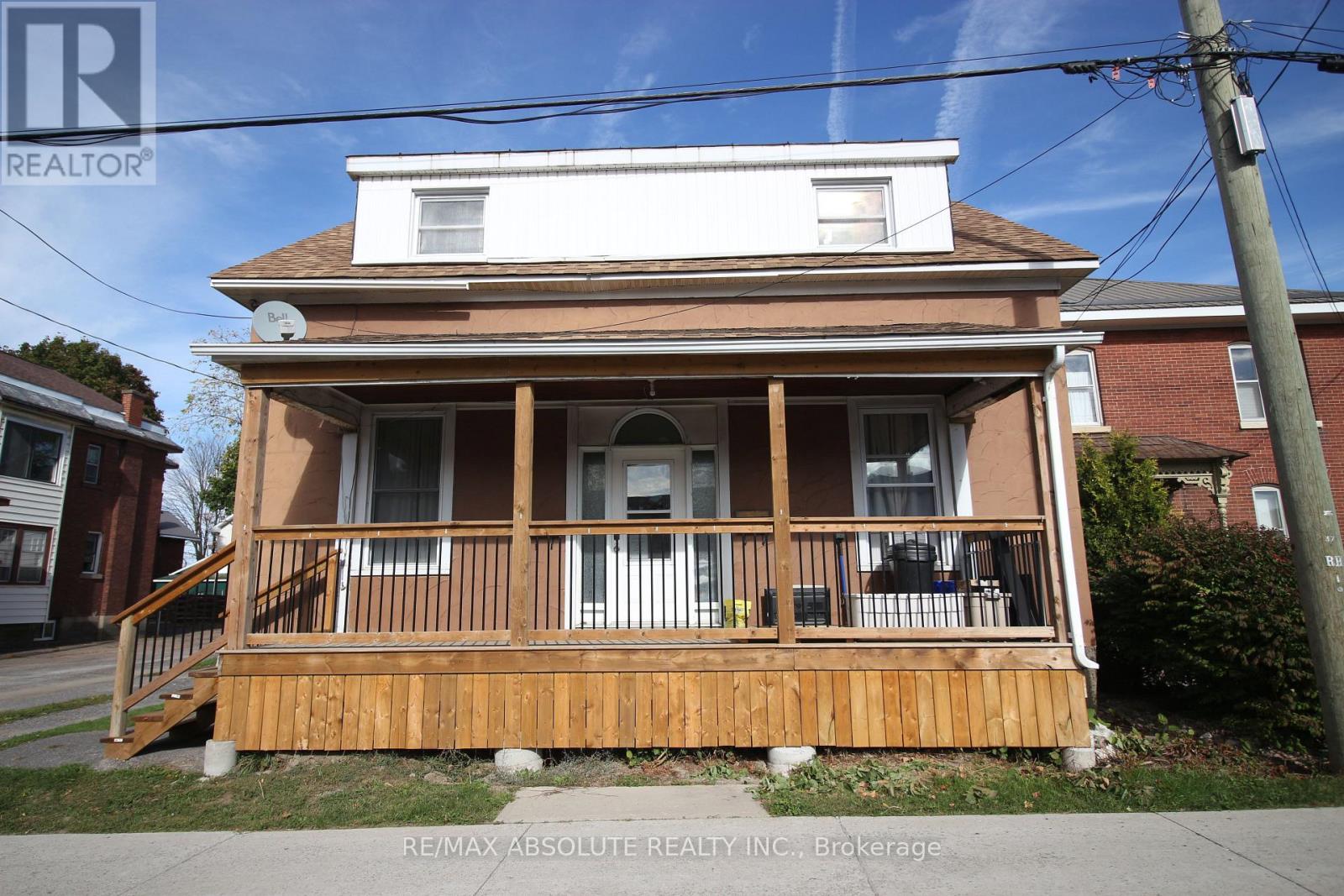 37 Raglan St Street N, Renfrew, Ontario  K7V 1N7 - Photo 2 - X12464611