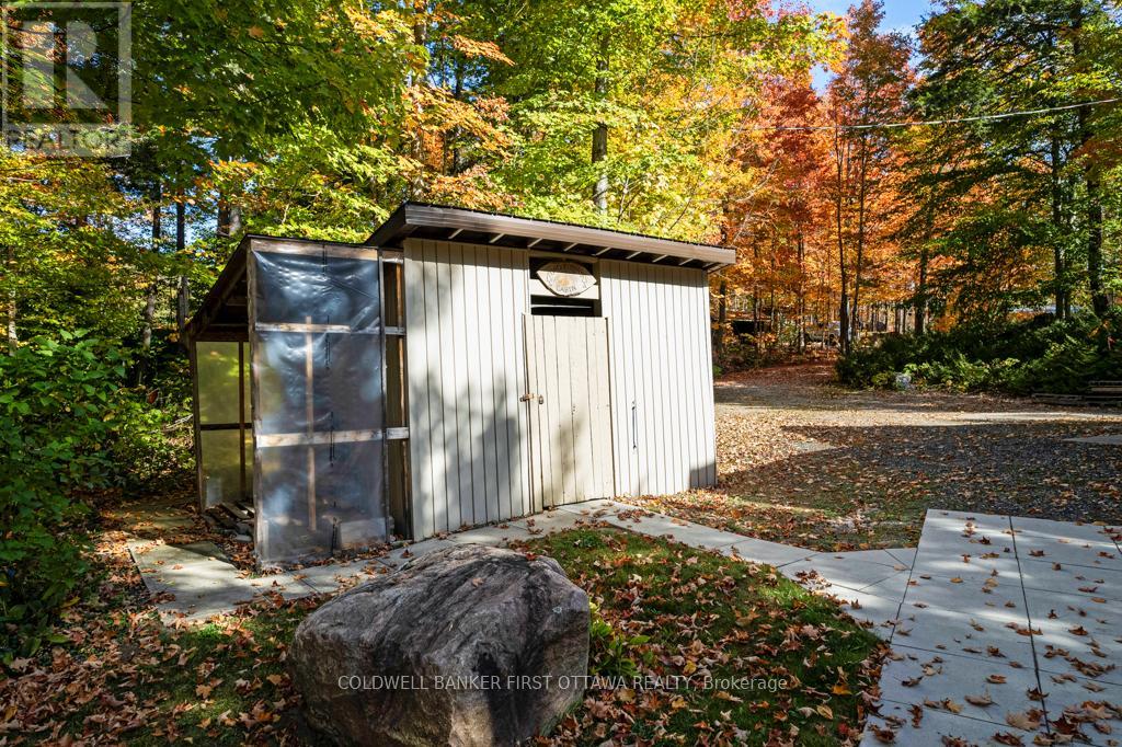 2234a Grindstone Lake Road, Frontenac, Ontario  K0H 2M0 - Photo 33 - X12464875