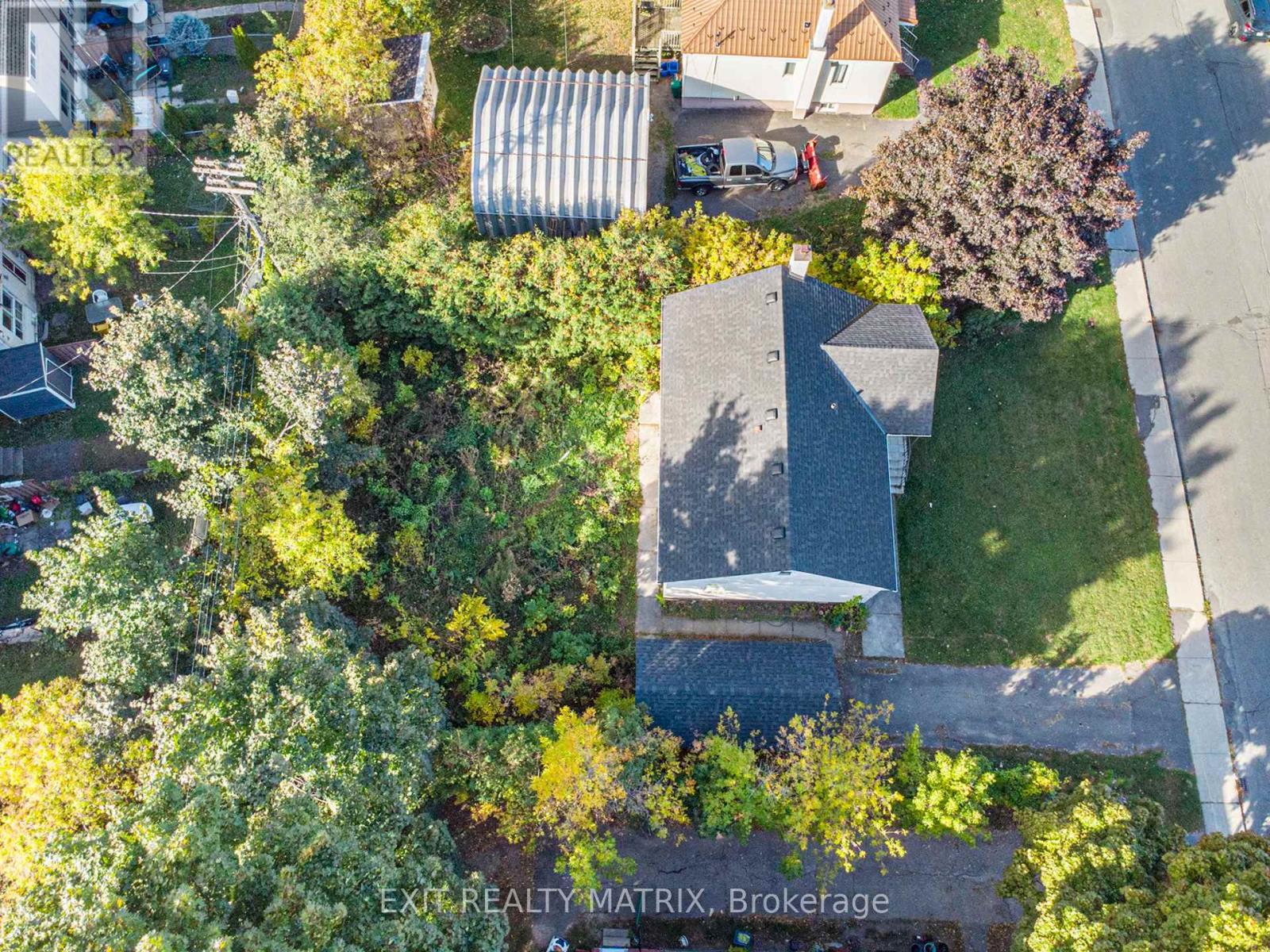 436 Blake Boulevard, Ottawa, Ontario  K1K 1B1 - Photo 1 - X12471120