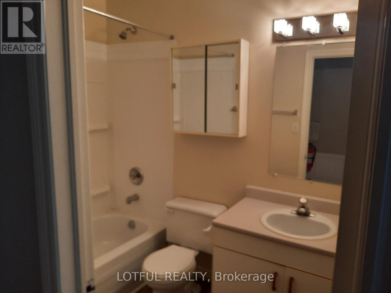 301 - 192 King Street W, Prescott, Ontario  K0E 1T0 - Photo 10 - X12471791
