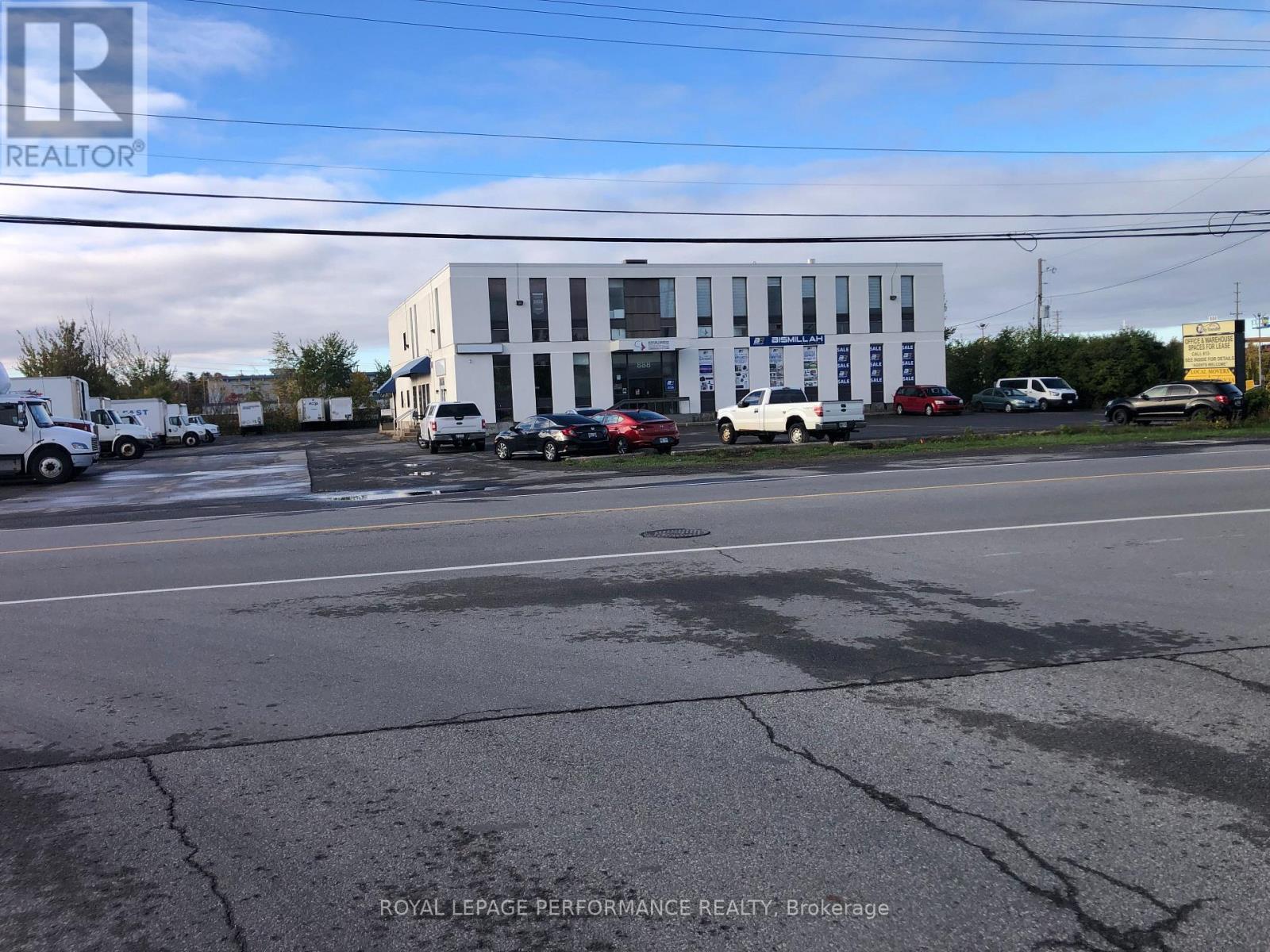 888 Belfast Road, Ottawa, Ontario  K1G 0Z6 - Photo 1 - X12473710