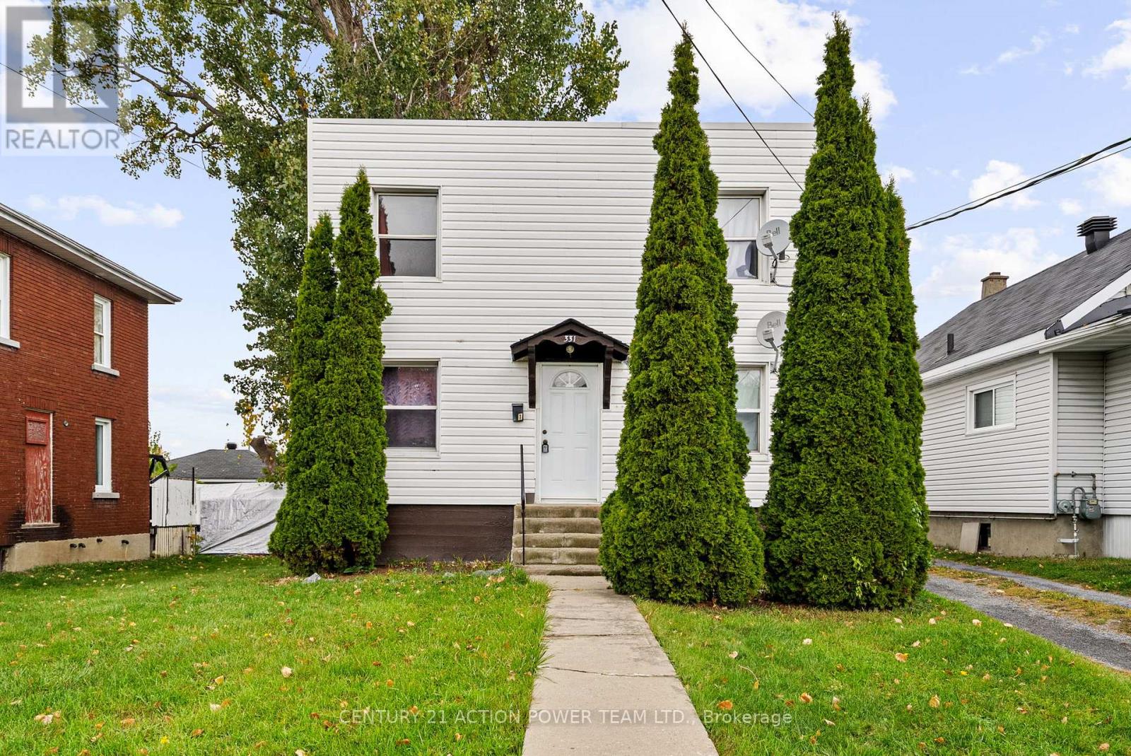 331 Seventh Street E, Cornwall, Ontario  K6H 2R8 - Photo 3 - X12476212