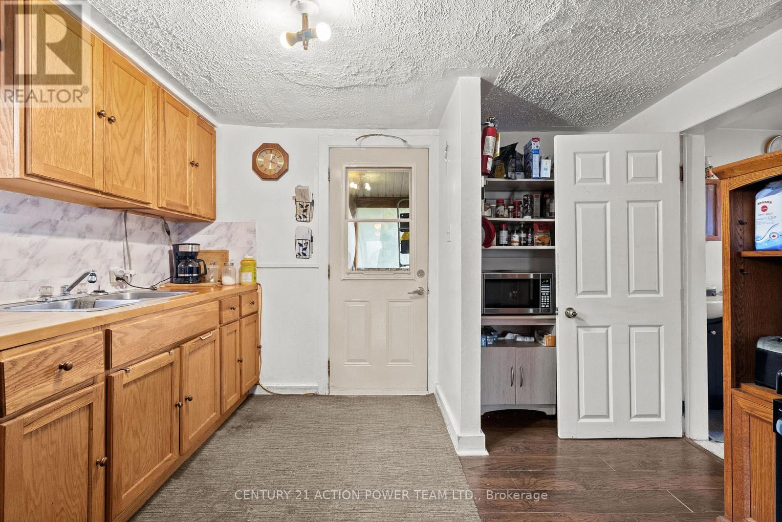 331 Seventh Street E, Cornwall, Ontario  K6H 2R8 - Photo 5 - X12476212