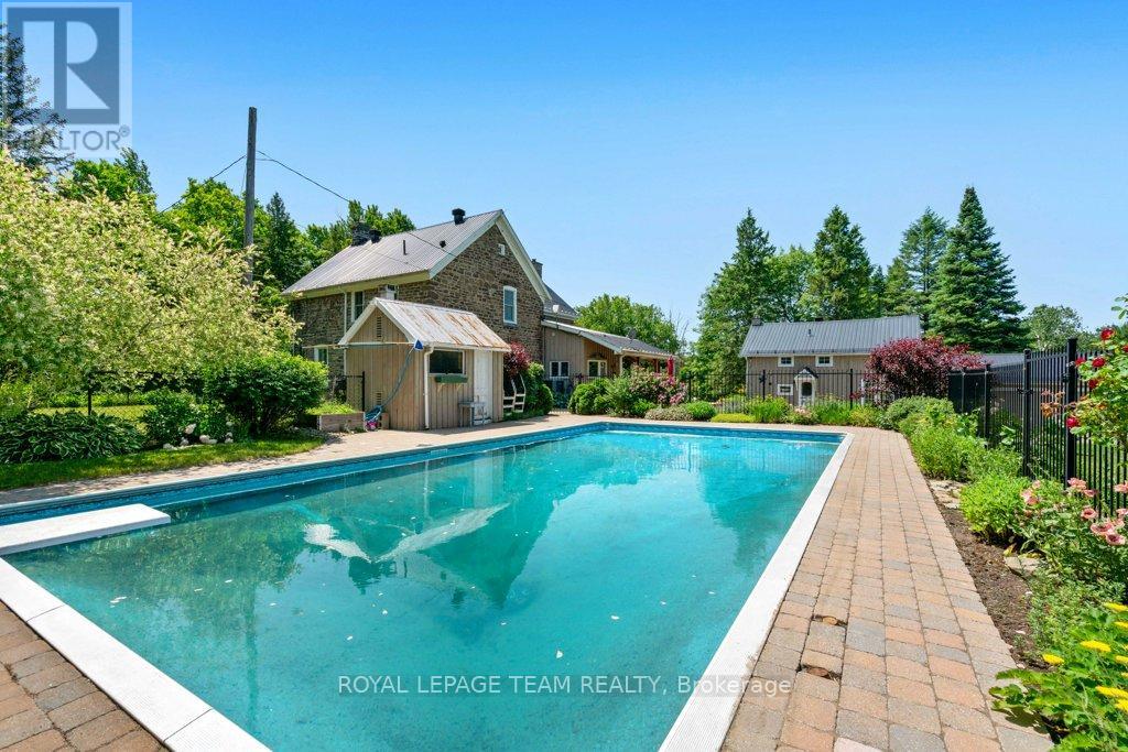 10095 Shaw Road, North Dundas, Ontario  K0E 1S0 - Photo 40 - X12483325