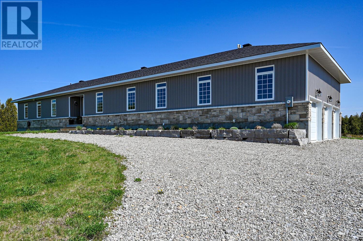 2064 Rosedale Road N, Montague, Ontario  K7A 0A2 - Photo 2 - X12492968