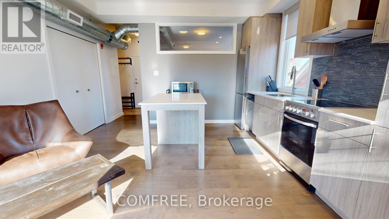 404 - 150 Greenfield Avenue, Ottawa, Ontario  K1S 5W6 - Photo 3 - X12504700