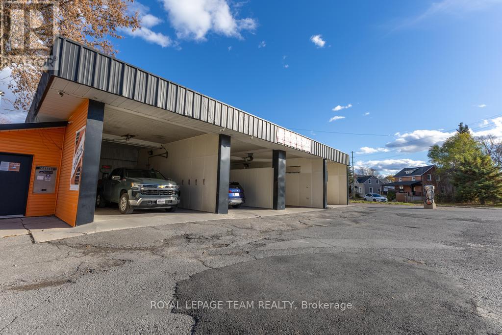 12 Elgin Street E, Arnprior, Ontario  K7S 1N3 - Photo 4 - X12521276