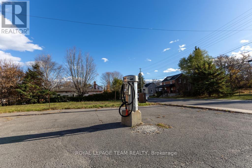 12 Elgin Street E, Arnprior, Ontario  K7S 1N3 - Photo 6 - X12521276