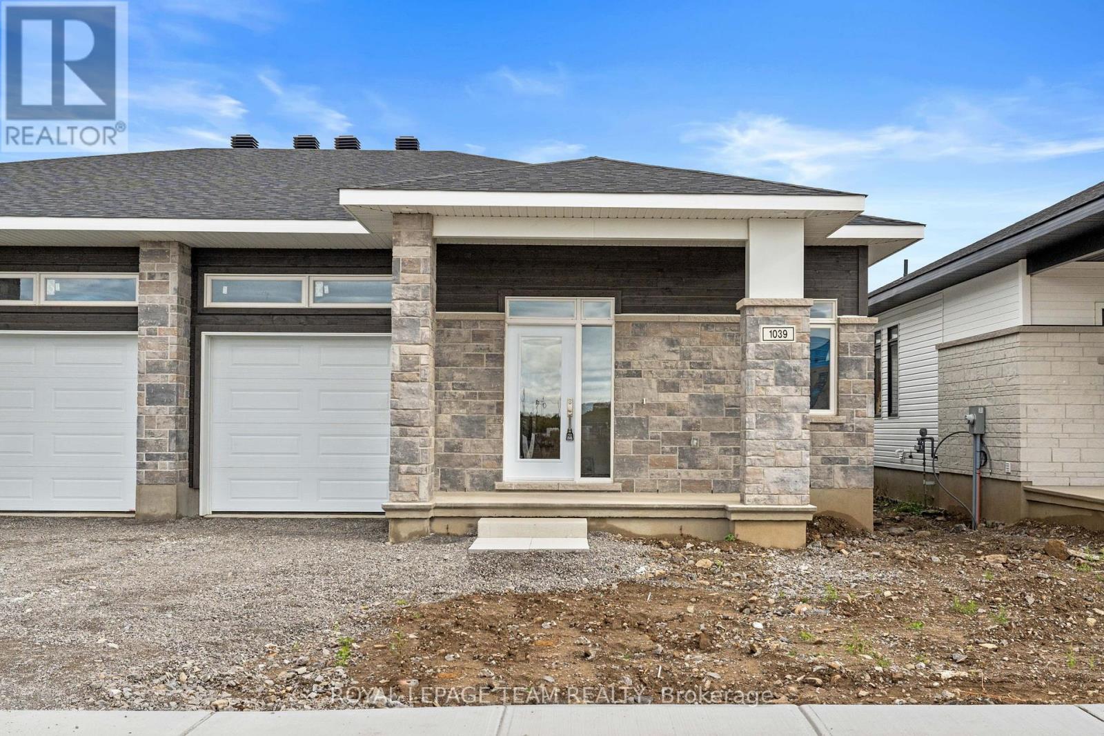 1039 Moore Street, Brockville, Ontario  K6V 0H1 - Photo 1 - X12524078
