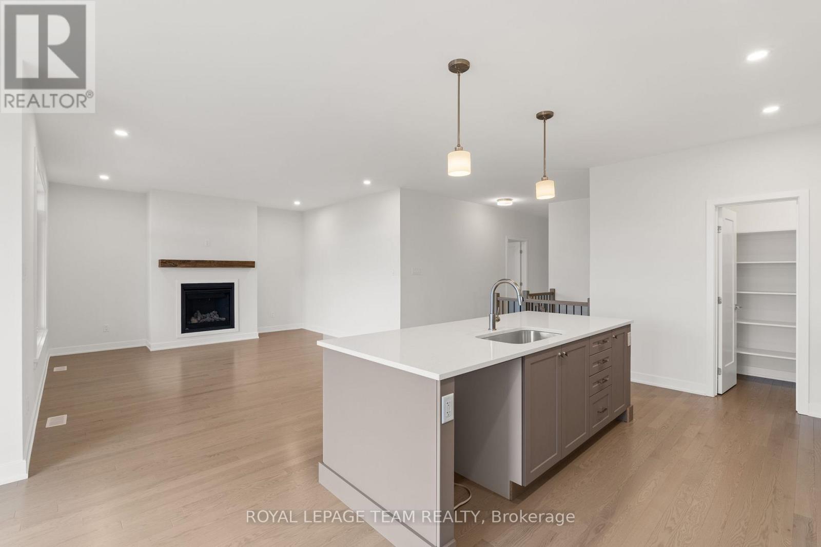 1039 Moore Street, Brockville, Ontario  K6V 0H1 - Photo 16 - X12524078