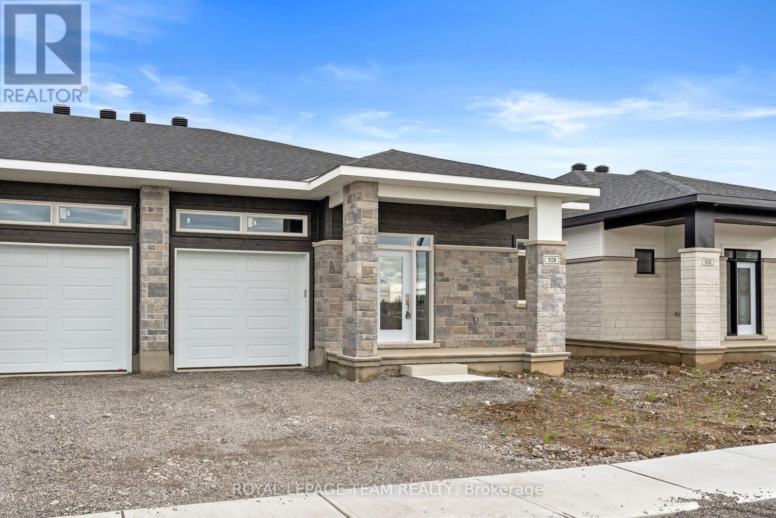 1039 Moore Street, Brockville, Ontario  K6V 0H1 - Photo 2 - X12524078