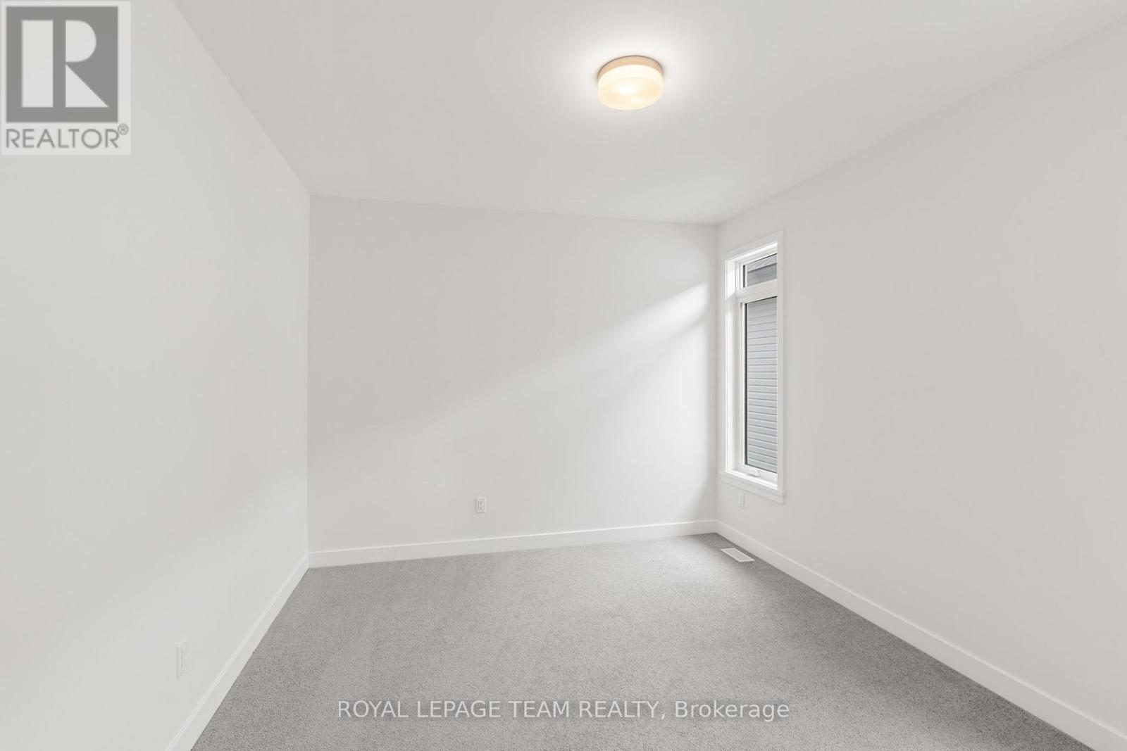 1039 Moore Street, Brockville, Ontario  K6V 0H1 - Photo 29 - X12524078