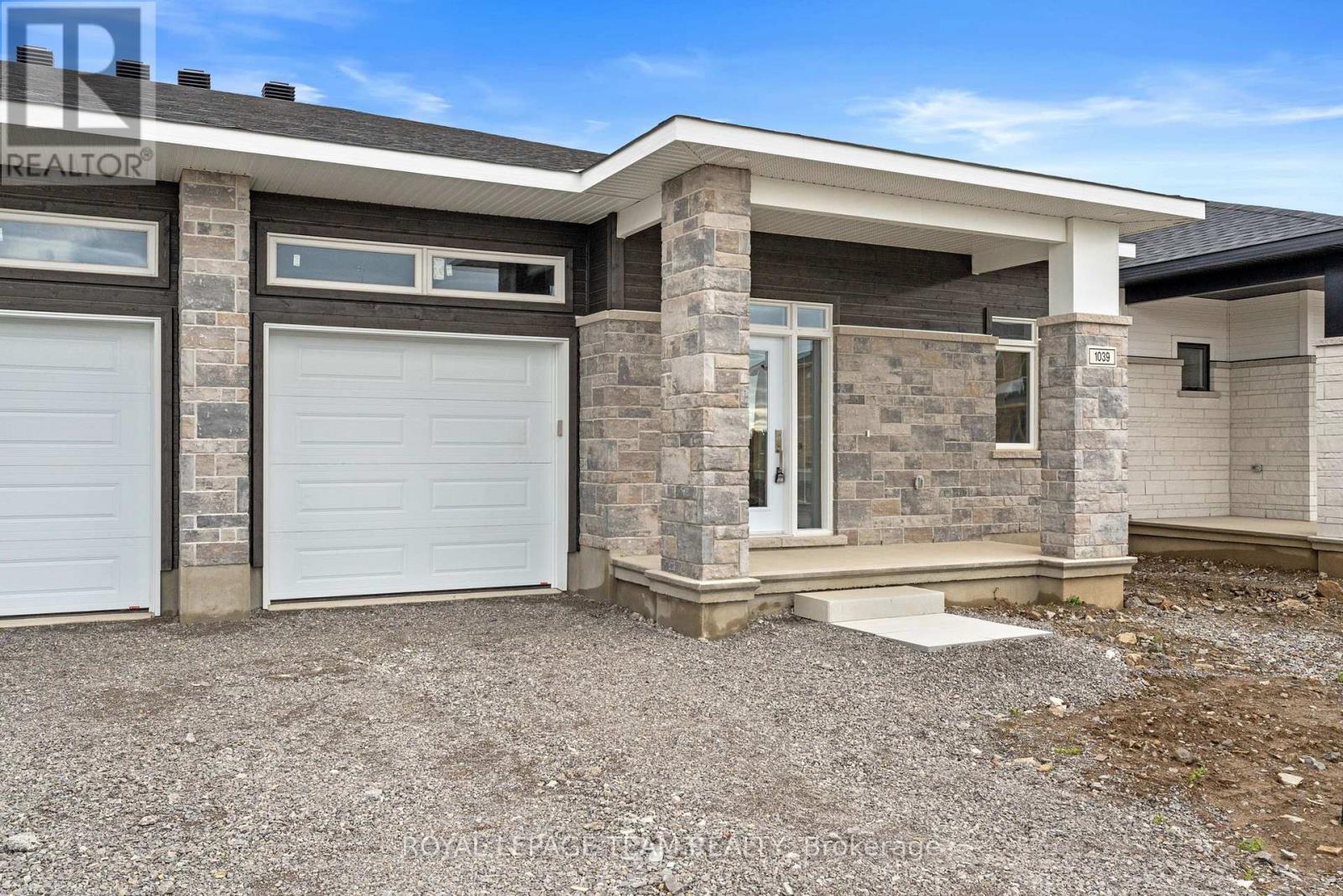 1039 Moore Street, Brockville, Ontario  K6V 0H1 - Photo 3 - X12524078