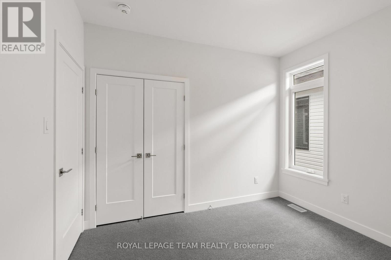 1039 Moore Street, Brockville, Ontario  K6V 0H1 - Photo 38 - X12524078