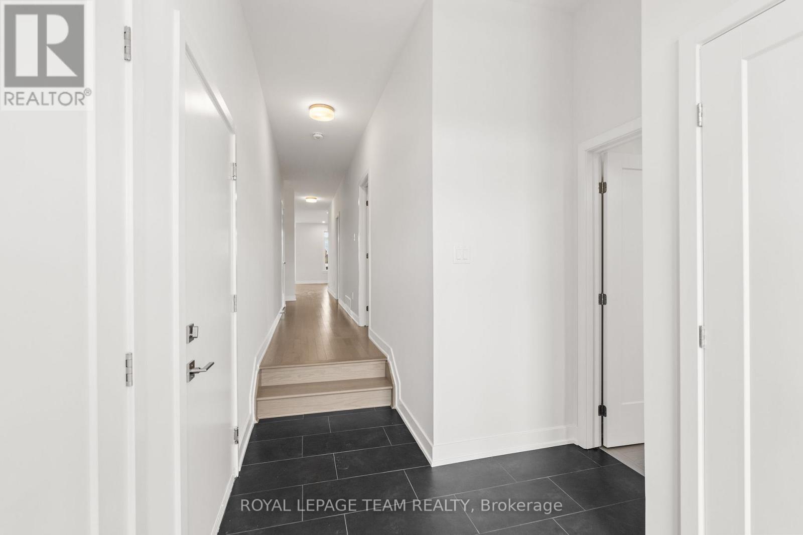 1039 Moore Street, Brockville, Ontario  K6V 0H1 - Photo 6 - X12524078
