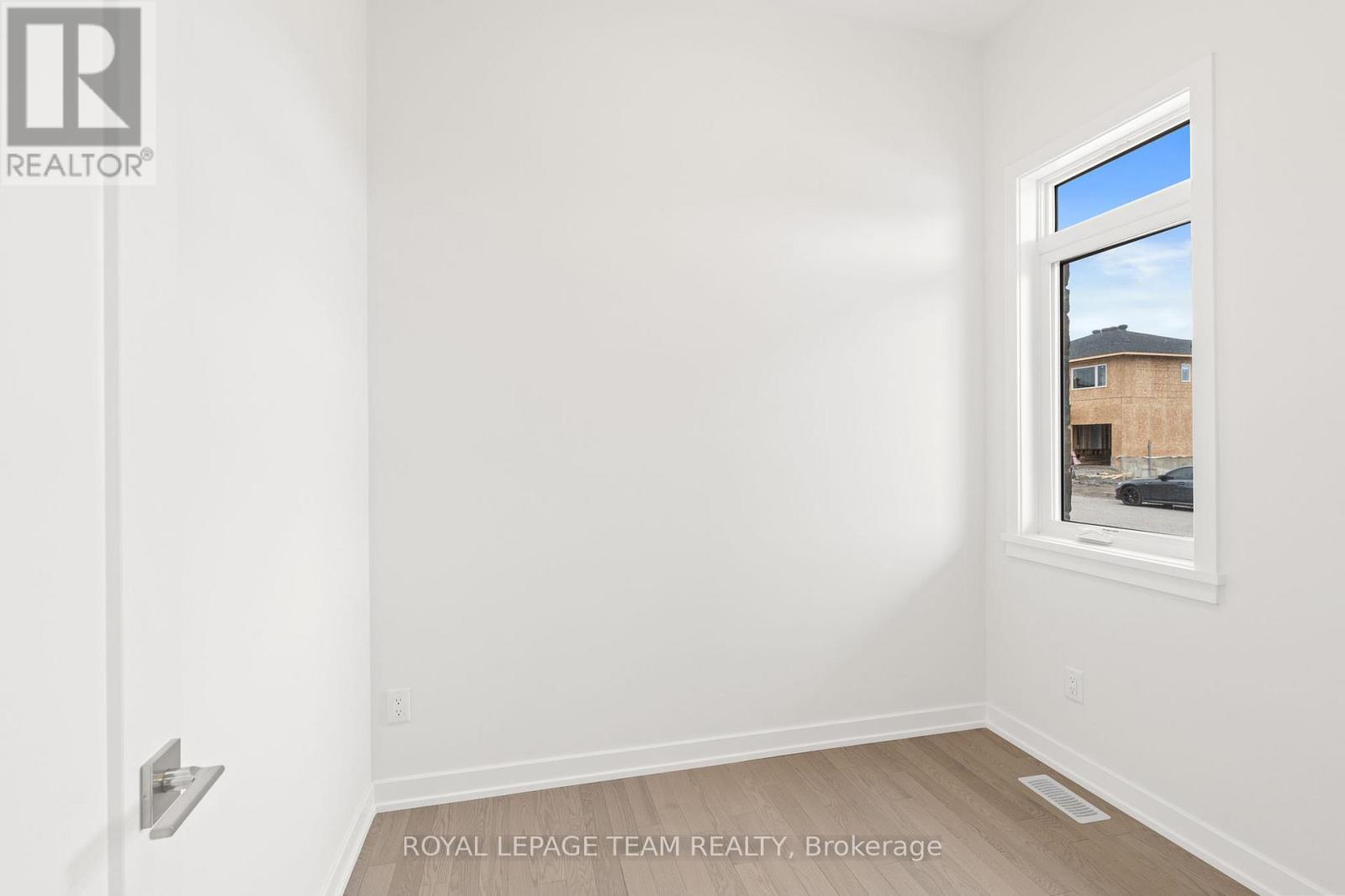 1039 Moore Street, Brockville, Ontario  K6V 0H1 - Photo 7 - X12524078