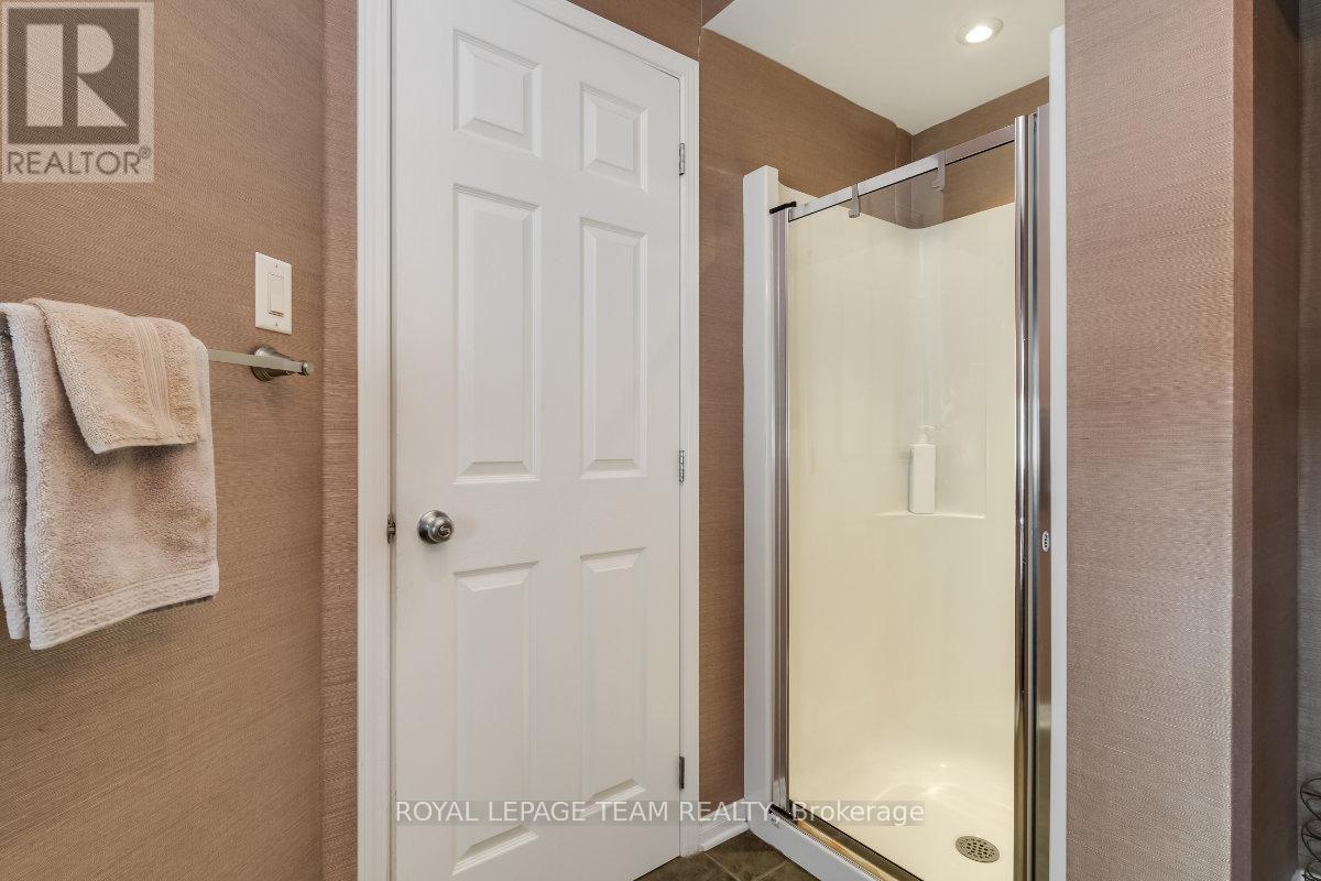 404 Heathrow Private, Ottawa, Ontario  K2S 0M9 - Photo 25 - X12536964