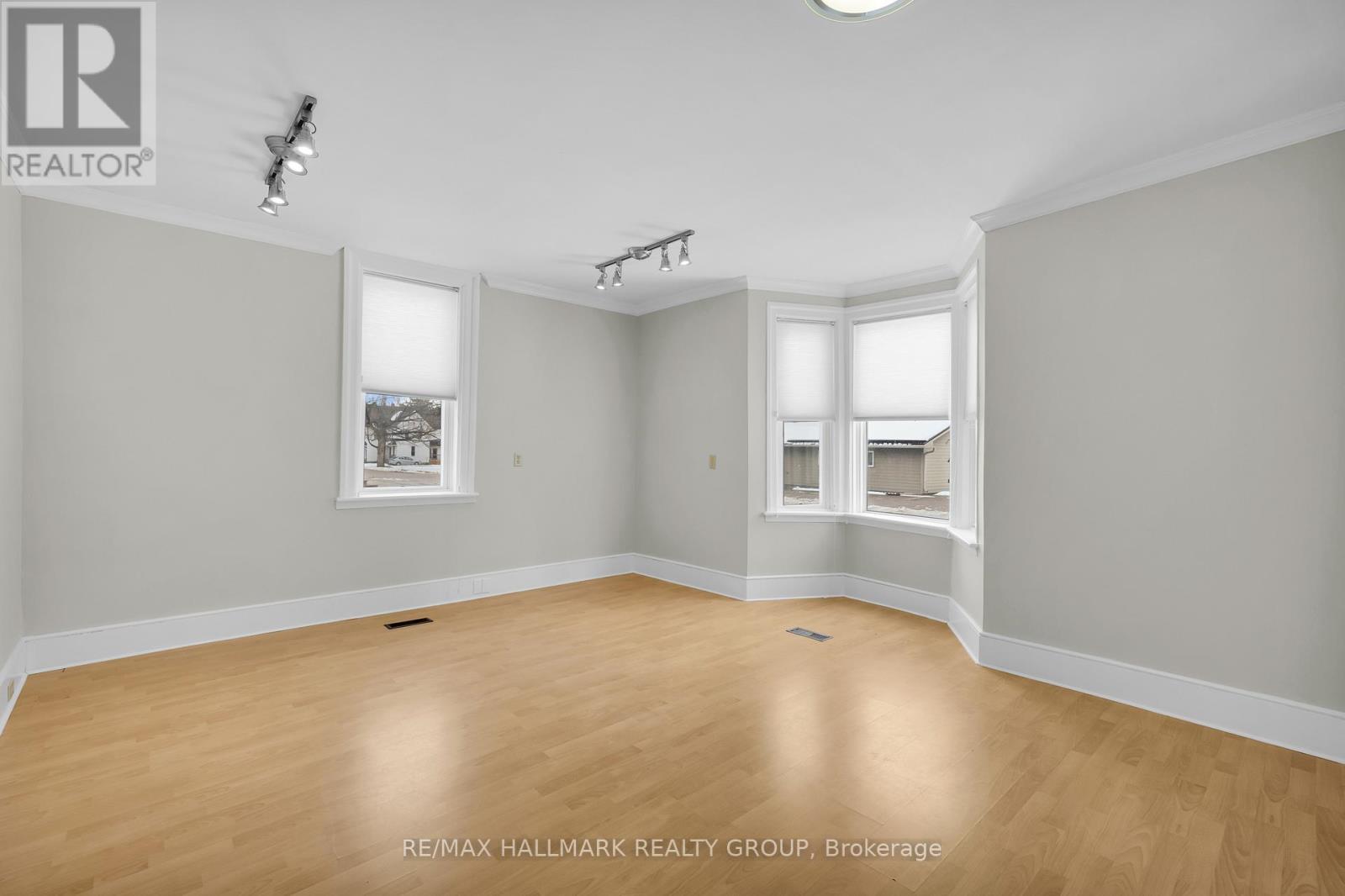 10 Wellington Street E, Athens, Ontario  K0E 1B0 - Photo 11 - X12547888