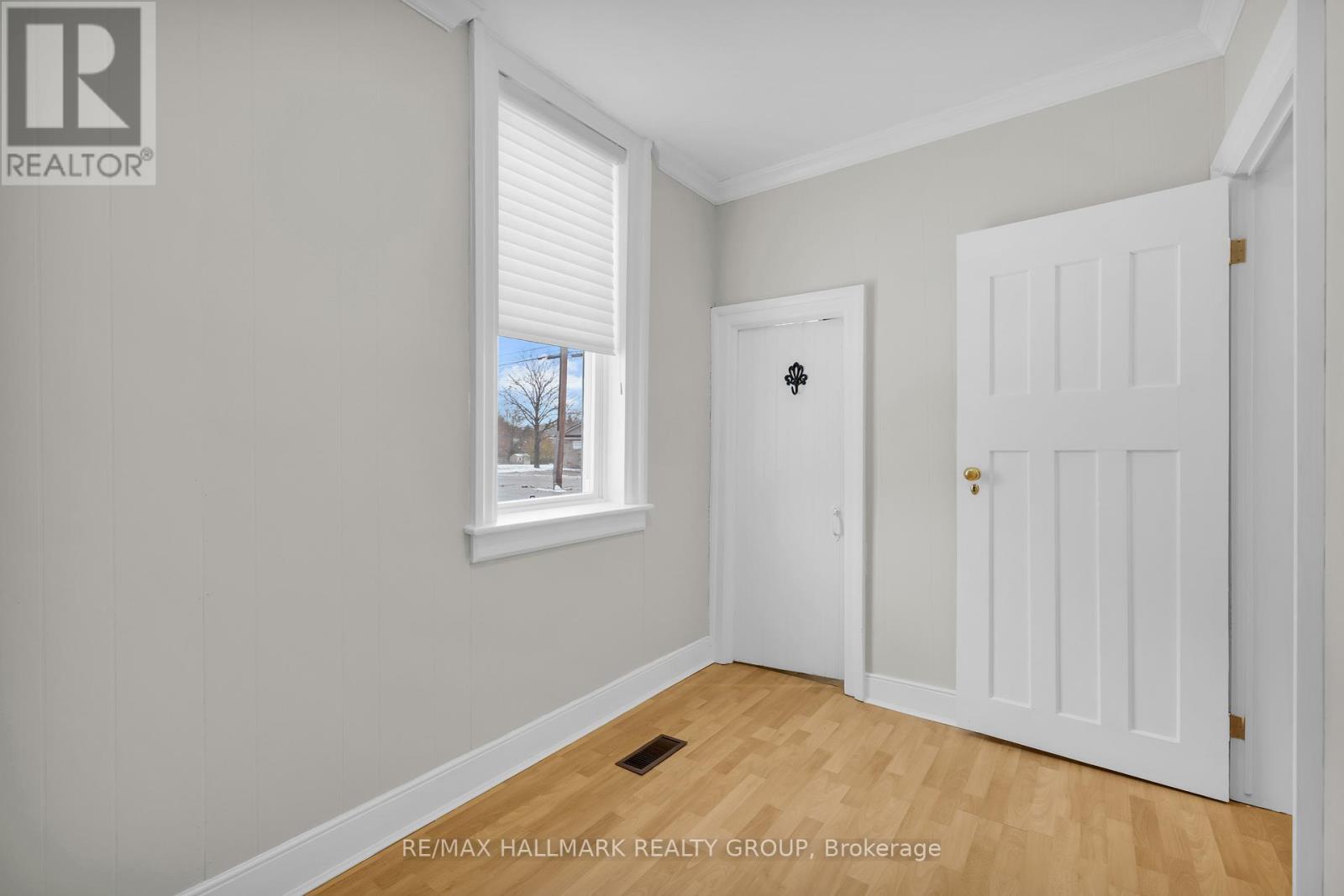 10 Wellington Street E, Athens, Ontario  K0E 1B0 - Photo 15 - X12547888