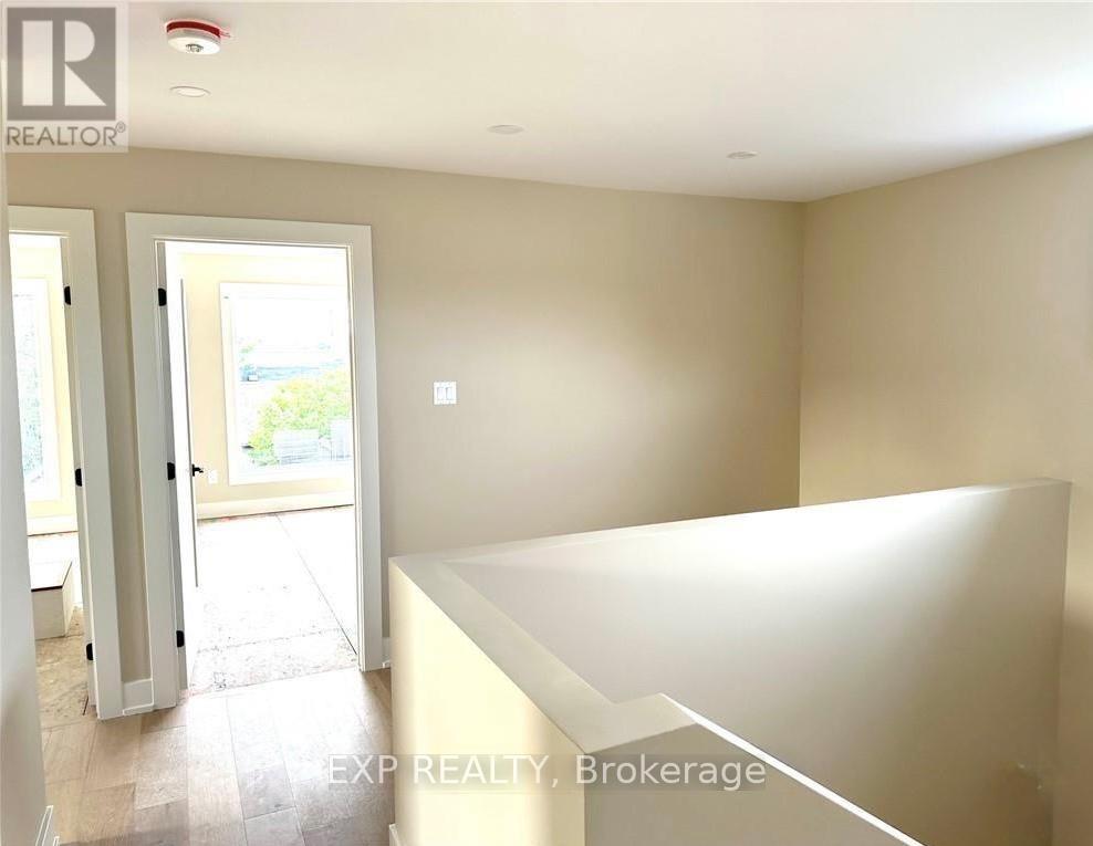 A + B - 25 O'meara Street, Ottawa, Ontario  K1Y 2S8 - Photo 10 - X12553076