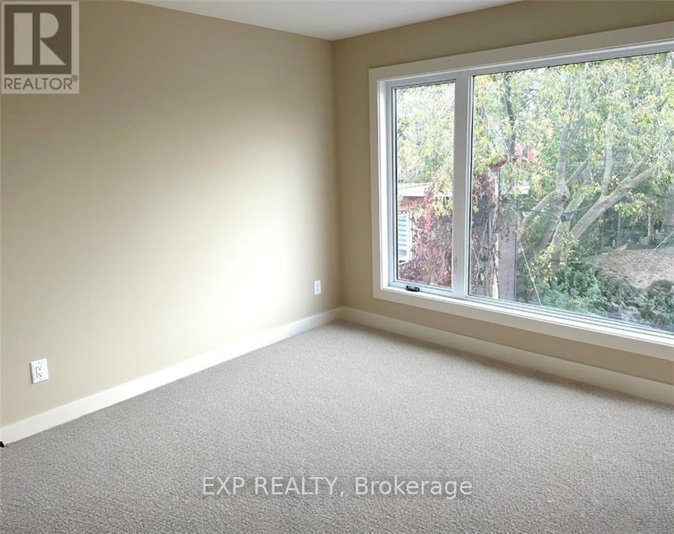 A + B - 25 O'meara Street, Ottawa, Ontario  K1Y 2S8 - Photo 12 - X12553076