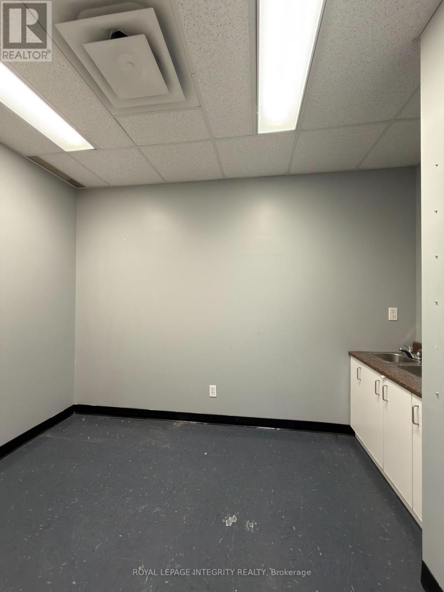 6 - 30 Thirteenth Street E, Cornwall, Ontario  K6H 6V9 - Photo 11 - X12556254