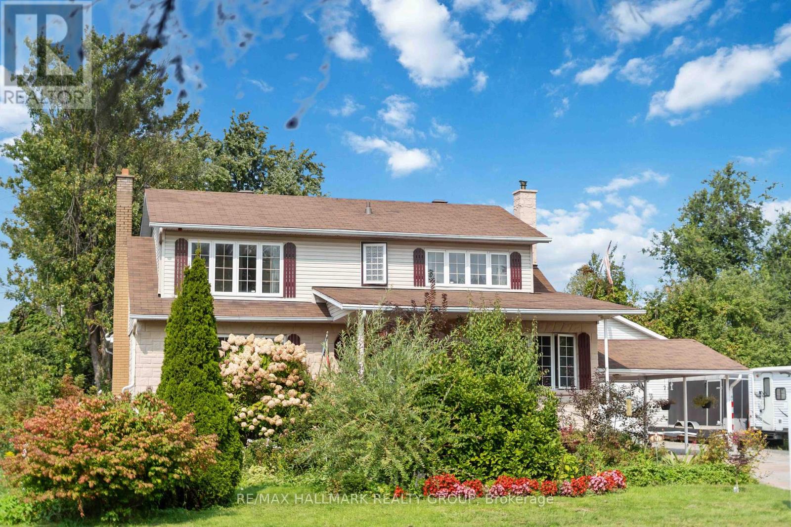 431 Blake Boulevard, Ottawa, Ontario  K1K 1A9 - Photo 4 - X12561512