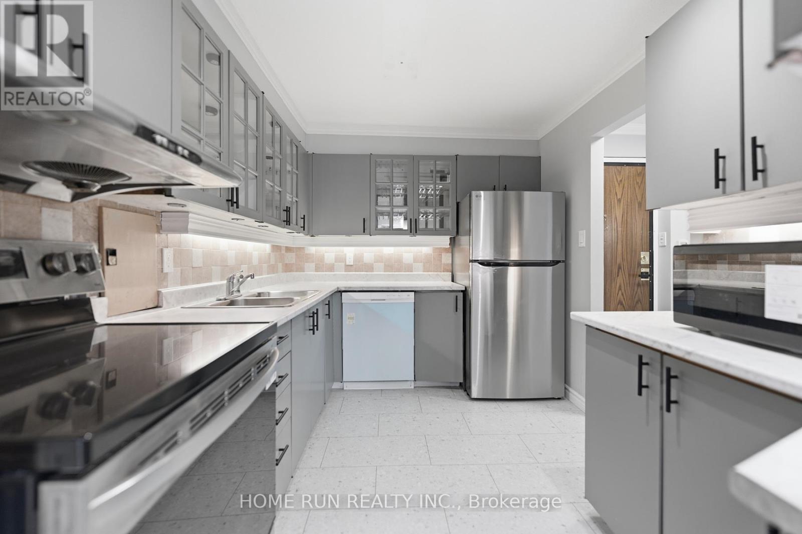 104 - 151 Bay Street, Ottawa, Ontario  K1R 7T2 - Photo 13 - X12569924