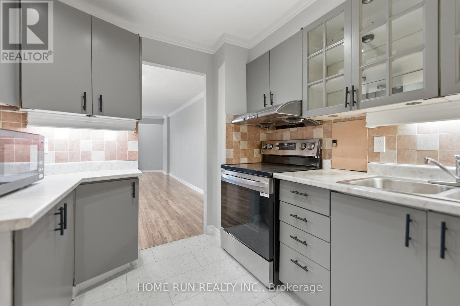 104 - 151 Bay Street, Ottawa, Ontario  K1R 7T2 - Photo 14 - X12569924