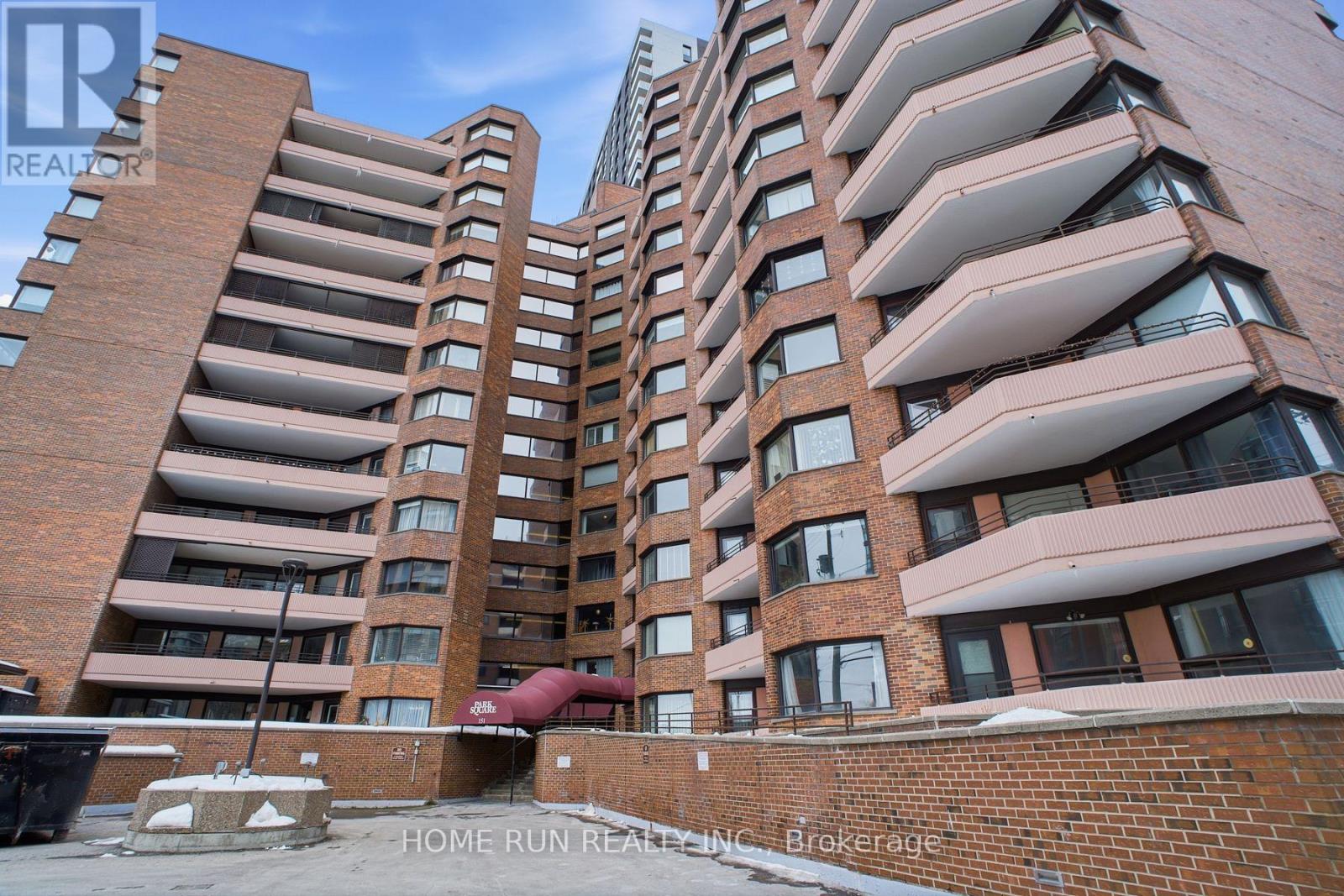 104 - 151 Bay Street, Ottawa, Ontario  K1R 7T2 - Photo 2 - X12569924