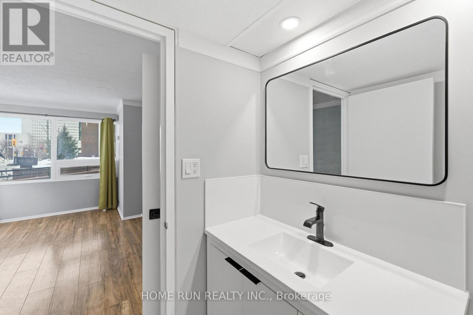 104 - 151 Bay Street, Ottawa, Ontario  K1R 7T2 - Photo 21 - X12569924