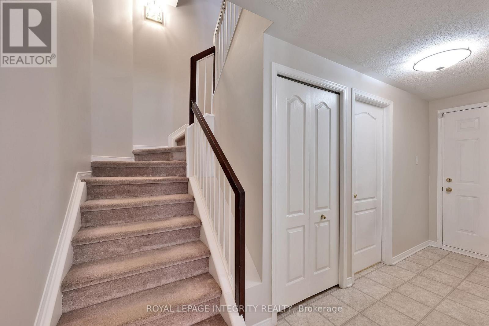 B - 10 Daybreak Street, Ottawa, Ontario  K2G 6T9 - Photo 30 - X12581214